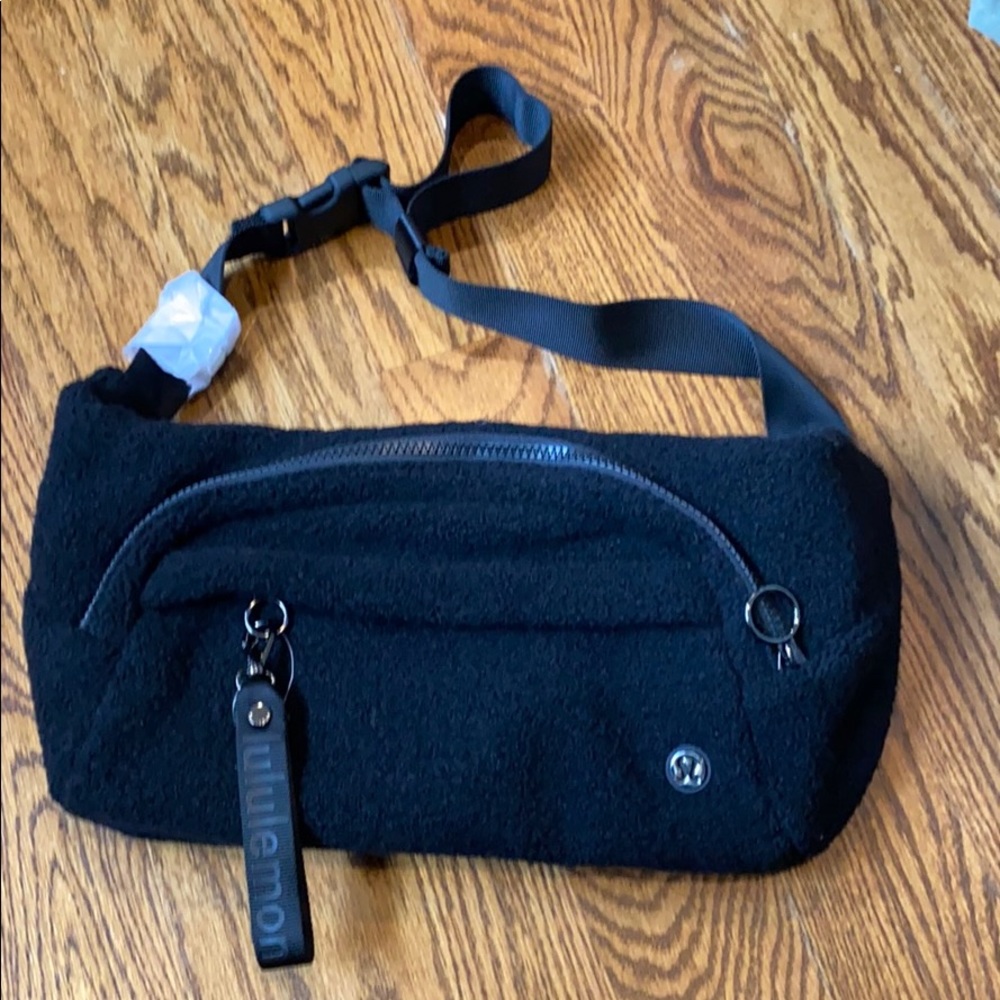 Lululemon On The Beat Belt Bag NWT